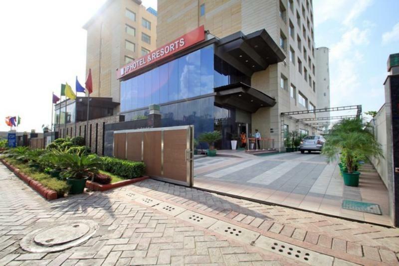 فندق ومنتجعات جيه بي نيودلهي المظهر الخارجي الصورة
